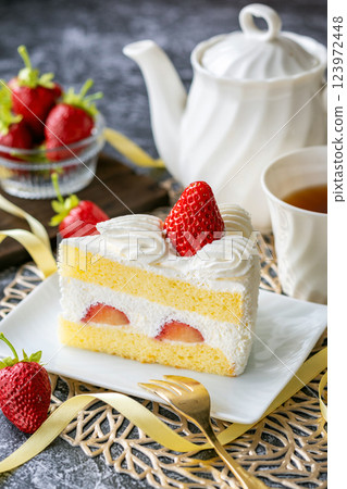 Cute strawberry cake 123972448