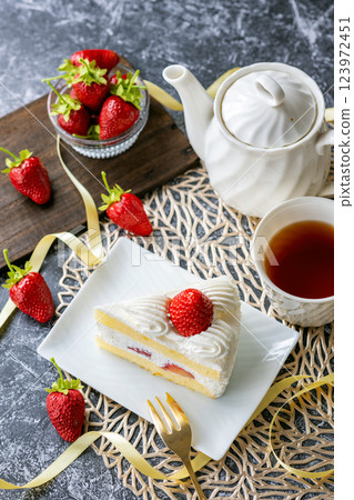 Cute strawberry cake 123972451