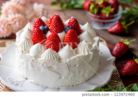 Cute strawberry cake 123972460