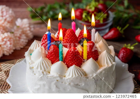 Whole cake, candles, fire Whole cake, candles, fire 123972465