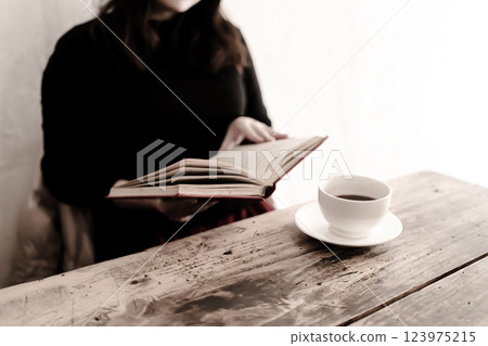 Breakfast and coffee in the morning at a cafe 123975215