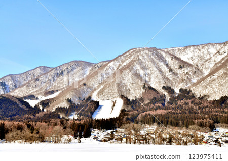 Scenery of Hakuba Village, Nagano Prefecture / Looking towards Hakuba Sanosaka Ski Resort (Hakuba Village, Nagano Prefecture) [March 2025] 123975411