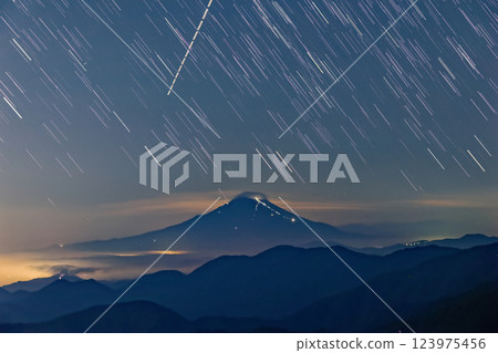 Summer night view of Mt. Fuji and starry sky from Sannoto on the Tanzawa Omote Ridge Summer night view of Mt. Fuji and starry sky from Sannoto on the Tanzawa Omote Ridge 123975456
