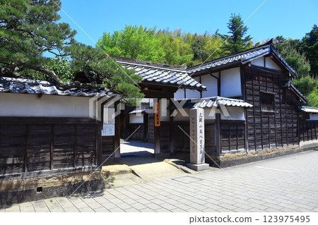 [Shimane Prefecture] The Lafcadio Hearn Memorial Museum on a clear day 123975495