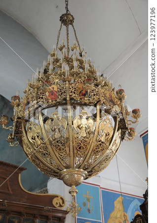 約旦馬達巴聖喬治教堂的枝形吊燈 約旦馬達巴聖喬治教堂的枝形吊燈 123977196