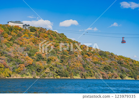 濱松市的館山寺索道和大草山的紅葉（靜岡縣） 123979335