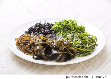 Various seaweeds, health food ingredients, image material Various seaweeds, health food ingredients, image material 123983742
