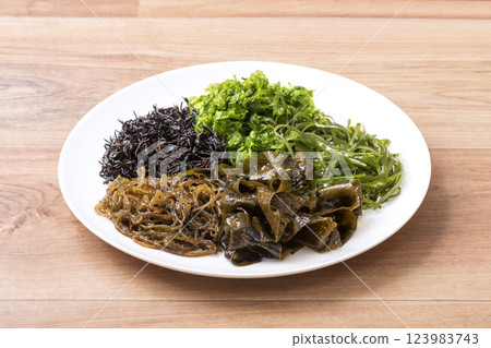 Various seaweeds, health food ingredients, image material 123983743
