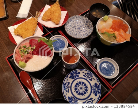 Seafood bowl and yam bowl at the cafeteria Seafood bowl and yam bowl at the cafeteria 123984584