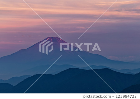 Mt. Fuji at sunrise as seen from Sannoto on the Tanzawa Omote Ridge in summer 123984722