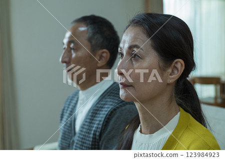 一對中年夫婦的肖像 一對中年夫婦的肖像 123984923