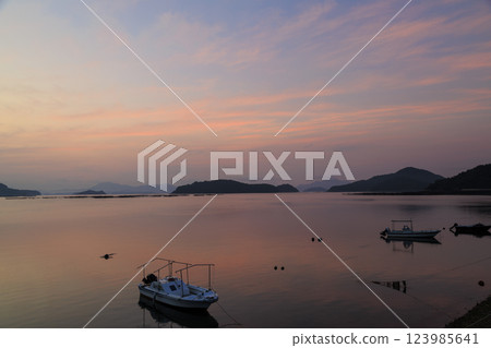 Sunrise at the fishing port in Setouchi Sunrise at the fishing port in Setouchi 123985641