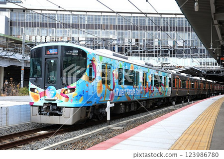 [JR西日本] 323系列特快「Expoliner」（梅田貨運線：新大阪站） 123986780