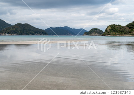 The sea of the Goto Islands, Kamigoto, Nagasaki Prefecture, beautiful sea 123987343