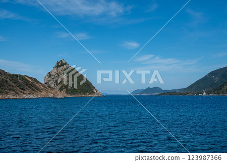 長崎縣上五島市五島群島的海,美麗的海 長崎縣上五島市五島群島的海,美麗的海 123987366