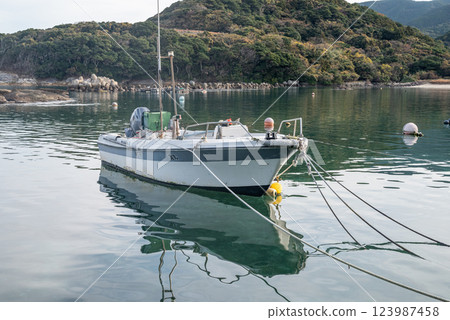 長崎縣上五島市五島群島的海,美麗的海 長崎縣上五島市五島群島的海,美麗的海 123987458