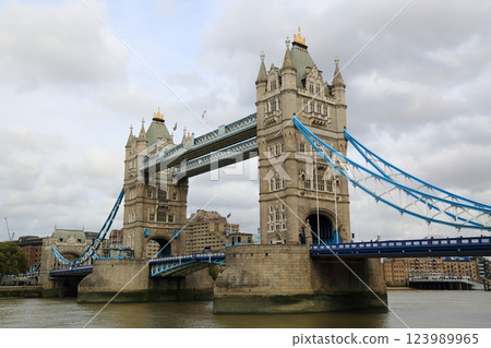 Tower Bridge Tower Bridge 123989965