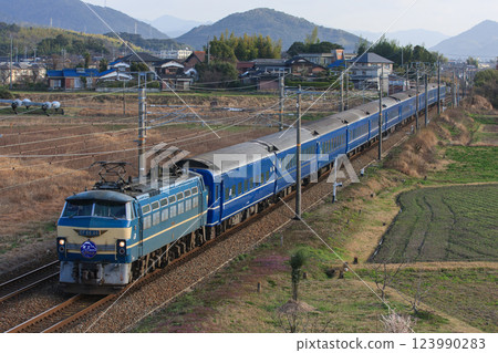 山陽本線隔夜特急“富士號”和“隼鳥號” 山陽本線隔夜特急“富士號”和“隼鳥號” 123990283