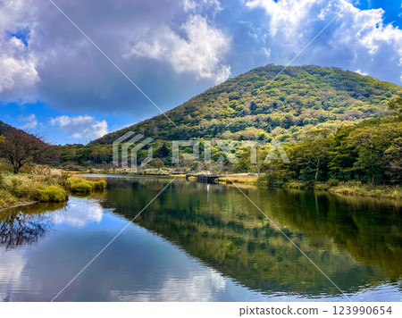 角渚瀑布圖像 123990654