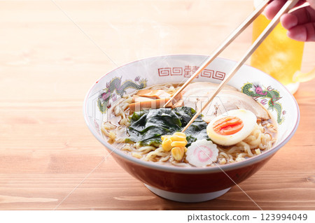 海藻拉麵（醬油口味） 123994049