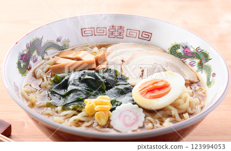 海藻拉麵（醬油口味） 123994053