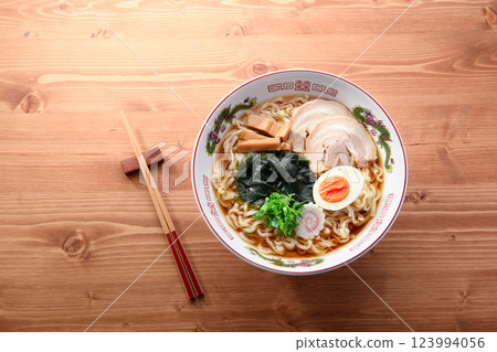 海藻拉麵（醬油口味） 123994056