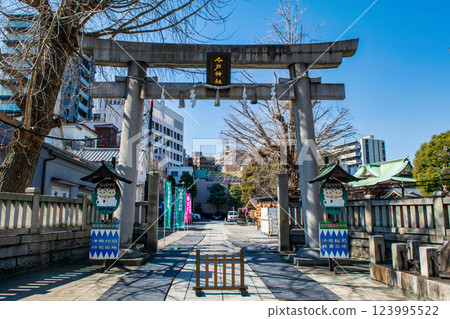 東京都台東區今戶神社鳥居,招財貓的誕生地 東京都台東區今戶神社鳥居,招財貓的誕生地 123995522