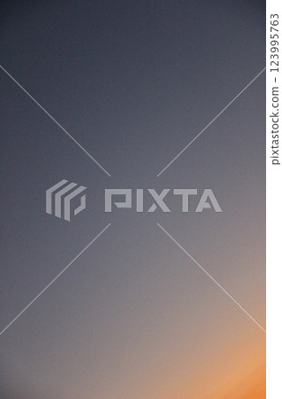 「天空色」HIKARI #Nature暮光背景素材#SDGs光材質漸層背景 123995763