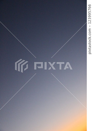 「天空色」HIKARI #Nature暮光背景素材#SDGs光材質漸層背景 123995766