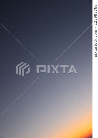 「天空色」HIKARI #Nature暮光背景素材#SDGs光材質漸層背景 「天空色」HIKARI #Nature暮光背景素材#SDGs光材質漸層背景 123995769