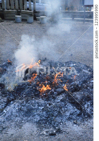 Burning (Sugawara Shrine/121 Higashinagaecho, Kanazawa City, Ishikawa Prefecture) 123995990