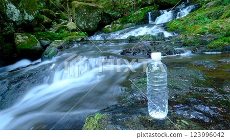 Rurikei Jyunikachi Falls and Mineral Water Rurikei Jyunikachi Falls and Mineral Water 123996042