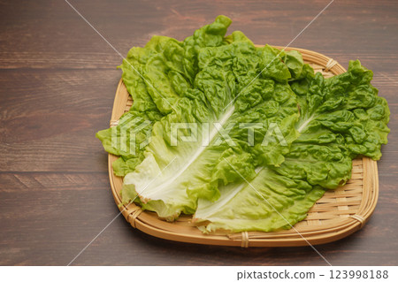 生菜和包裹的蔬菜 123998188