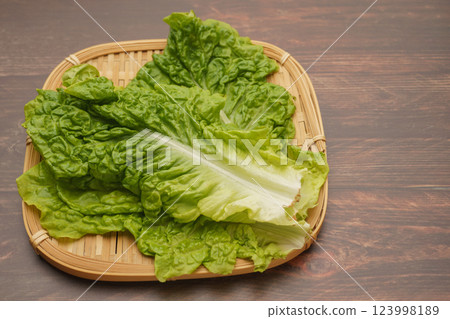 生菜和包裹的蔬菜 123998189