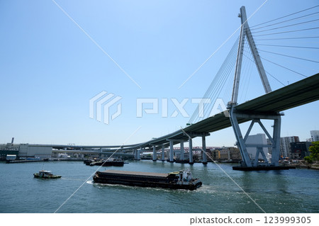 Osaka City, Osaka Prefecture_Tempozan Ohashi Bridge 1_May 2024 Osaka City, Osaka Prefecture_Tempozan Ohashi Bridge 1_May 2024 123999305