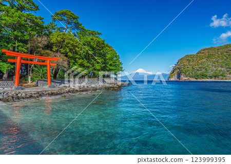 Moroguchi Shrine, Suruga Bay, Mt. Fuji, and Torii Gate, Toda, Numazu City 123999395