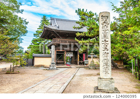 [New Saigoku Pilgrimage] 27th stop: Kakurinji Temple, Niomon Gate in early autumn 1, Kakogawa City, Hyogo Prefecture 124000395