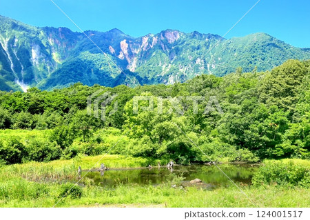 Akiyamago in summer: Lake Tenchi and Mount Torikabu Akiyamago in summer: Lake Tenchi and Mount Torikabu 124001517