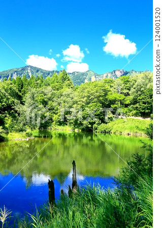 Akiyamago in summer: Lake Tenchi and Mount Torikabu Akiyamago in summer: Lake Tenchi and Mount Torikabu 124001520