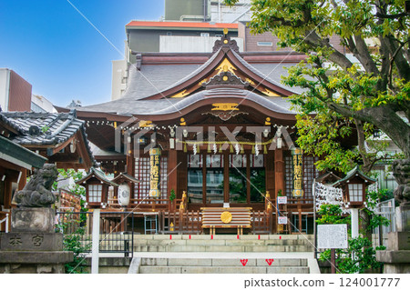 大鳥神社,位於東京目黑區,是江戶時代延續至今的九座小江戶神社之一的拜殿 大鳥神社,位於東京目黑區,是江戶時代延續至今的九座小江戶神社之一的拜殿 124001777