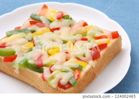 Pizza toast  124002465
