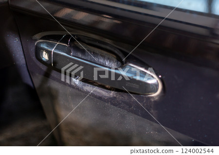 Car part: Damage to door handle Car part: Damage to door handle 124002544