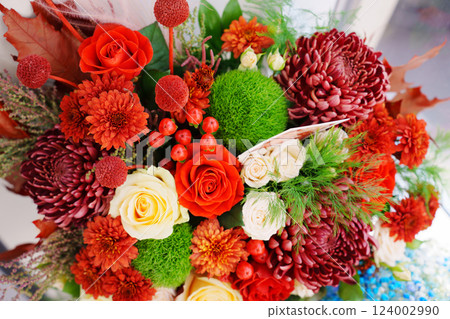 a bouquet of autumn flowers 124002990
