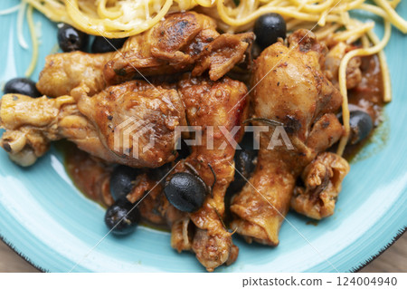 Chicken cacciatore with black olives Chicken cacciatore with black olives 124004940