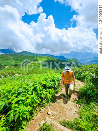 Hiuchiyama and Myokoyama mountain climbing in summer (Tengu Garden to the summit of Hiuchiyama) 124005815