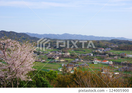 從兵庫縣洲本市日落公園五色和夕陽丘公園眺望鳥居浦 從兵庫縣洲本市日落公園五色和夕陽丘公園眺望鳥居浦 124005900