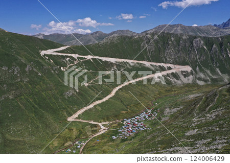 Image of Kackar mountain ranges and plateaus in Rize province. 124006429