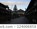 Early morning first shrine visit to Ise Inner Shrine 124006858