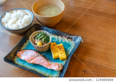 Japanese breakfast set with grilled salmon and rolled egg 124006989