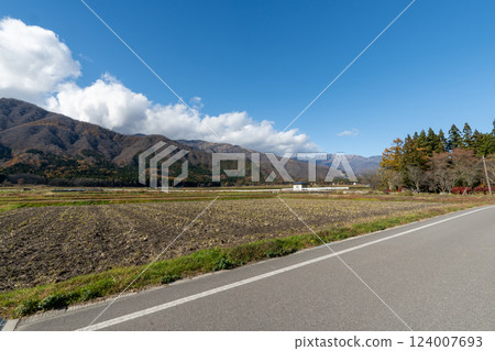 The historic old road "Salt Road" and its surrounding areas 124007693